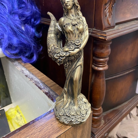 8 inch tall goddess of wealth, statue, new inbox - Picture 2 of 5